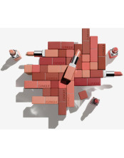 EVEN BETTER POP LIP Foundation